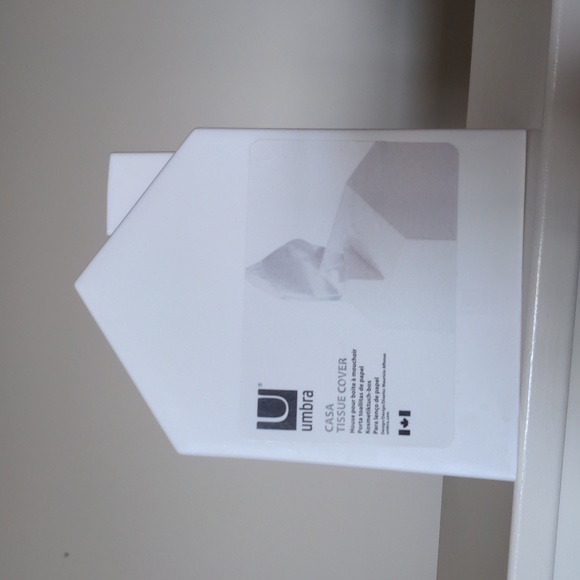 Umbra Casa Tissue Cover - Picture 1 of 4